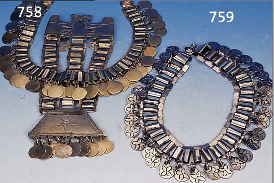 TRARILONGO, CHILE/PERU, UM 1900, 950ER SILBER, L. CA. 55 CM, ABHäNGUNGEN MIT GEPRäGTEM STILISIERTEM BLUMENDEKOR
