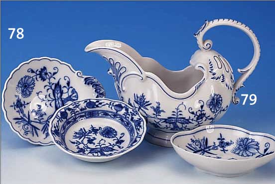 SAUCIERE, MEISSEN, 2. HäLFTE 20. JH., PORZELLAN, BLAUE BEMALUNG, ZWIEBELMUSTER, H. CA. 16.5 CM, L. CA. 24 CM