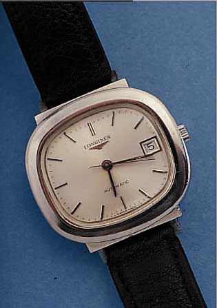 KONVOLUT: 2 HERRENARMBANDUHREN, AUTOMATIK, BEIDE EDELSTAHL, SCHWEIZ UM 1972, BEIDE LEDERBäNDERNEU, 1X ZENIT, SERIE PORT ROYAL M. TAG U. DAT. ...
