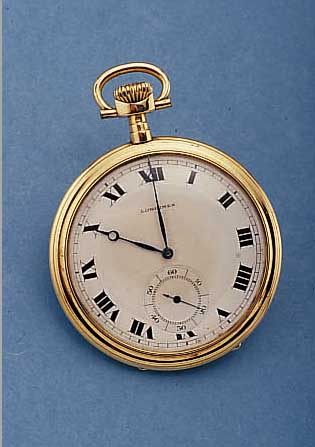 LONGINES OFFENE HERRENTASCHENUHR, SCHWEIZ UM 1919, GG 750/000, FLACHE 3-TEILIGE AUS- FüHRUNG, VERS. BLATT, GEBL. STAHLZEIGER, WERK VERS., 16 ...