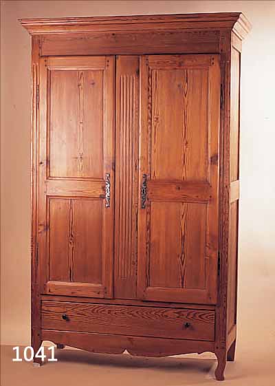 SCHRANK, LOTHRINGEN, UM 1800, WEICHHOLZ, SOCKELSCHUBLADEN, KASSETTIERT, AUFGEARBEITET, MAß AUF ANFRAGE