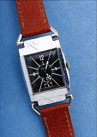 KONVOLUT: 2 DOXA ARMBANDUHREN, BEIDE ART- DECO, METALL VERCHR., BEIDE SCHARNIERBANDANST.1X FüR HERREN, SCHW. KONTRASTZIFFERBL., RUND- ANKERW., 15 ...