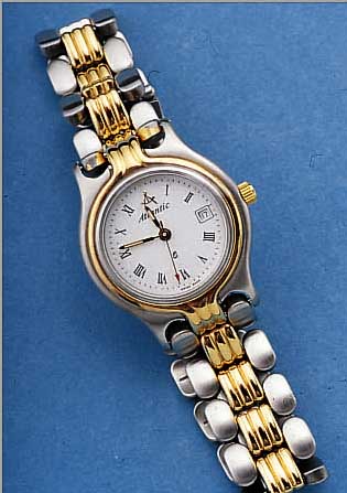 ATLANTIC DAMENARMBANDUHR, QUARTZ, REF.-NR. 6605, SCHWEIZ UM 1992, EDELST. MATT., LüN., KRONE UND ZWISCHENGL. DES EDELST.-BANDES HARTVERG., ...