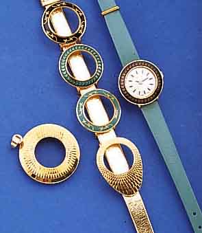 NIVADA DAMENARMBANDUHR, KOMBINATIONSMöGL. DAS DESIGN ZU äNDERN DURCH 2 VERSCH. LEDERB. U. 5 LüNETTEN, ZUSäTZL. 1 ÜBERGEH. ALS ANHäNGEUHR, ...