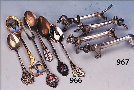 11 MESSERBäNKCHEN, FRANKREICH, 20/30ER JAHRE, METALLGUß, L. CA. 11 CM, VERSCH. TIERDARSTELLUNGEN, 2 X IM DEKOR ...