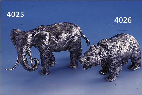 SKULPTUR: EISBäR, 925ER SILBER MASSIV GEAR- BEITET, AUGEN 2 MADEIRACITRINE ZUS. CA. 0.40 CT, CA. 1060 G, NATURALIST.-REALIST. ...