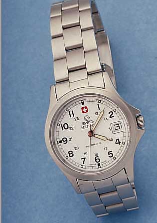 SWISS MILITARY HERRENARMBANDUHR, MATT. EDEL-ST.-GEH. U. EDELST.-BAND, BODEN U. KRONE VER- SCHR., BEI FERTIGST. WASSERD., KONTRASTZIFFER-BL. M. ...