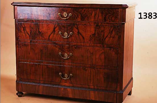GROßE KOMMODE, DEUTSCH, UM 1900, NUßBAUMFURNIER, FüNF SCHUBLADEN (EIN SOCKEL-, SCHUB), REST., ALTER FURNIER- SCHADEN ...