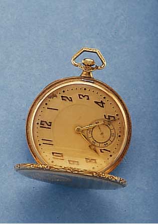 SAVONETTE-HERRENTASCHENUHR, SCHWEIZ F.D. DEUTSCHEN MARKT, 585/000 BICOLOR(WG-RG), STREIFENDEKOR, AUF SPRUNGDECKEL VERSCHL. ...