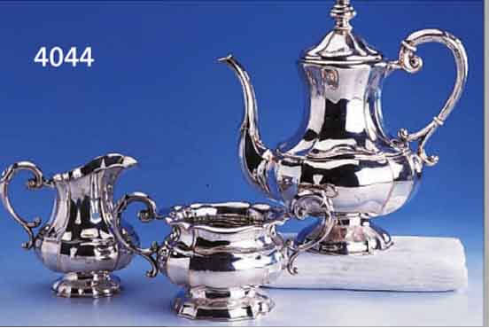 3-TEILIGES KAFFEESET, DEUTSCH 800ER SILBER, MEISTERMARKE CT LIGIERT, WOHL SCHWäBISCH GMüND UM 1880/90, BAROCKSTIL, REINE TREIB- ARBEIT, ...