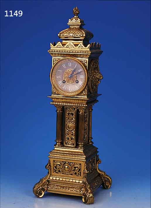 UHR IN TURMFORM, FRANKREICH, UM 1880/1900, ALLSEITIG REICH VERZIERTER BRONZEGUSS IN TURMFORM (CAMPANILE), AUF VELUTENFüSSEN STEHEND, ...