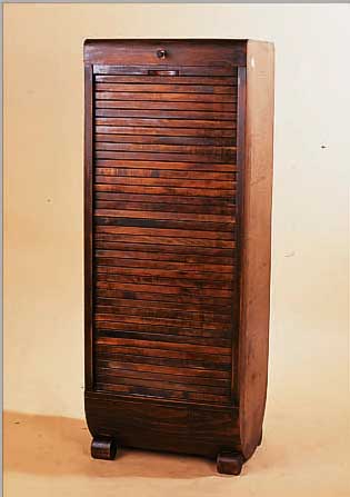 ROLLSCHRANK, DEUTSCH, UM 1920, BUCHE, NUßBAUMFARBEN, INNEN MIT SCHüBEN, 116 X 43 X 35 CM, L. ALTERSSPUREN