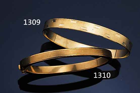 KONVOLUT GOLDSCHMUCK, GG 333/000, BEST. AUS1 ARMREIF, 1 ANHäNGER AN KETTE BES. MIT 3 OPALCABOCHONS, 1 MEDAILLONANHäNGER AN KETTE MIT ...