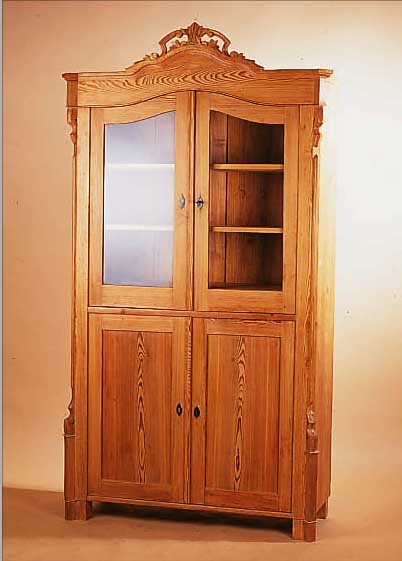 KüCHENSCHRANK, DEUTSCH, UM 1870, WEICHHOLZ, VIER TüREN, CA 197 X 110 X 46 CM, L. ALTERSSP.