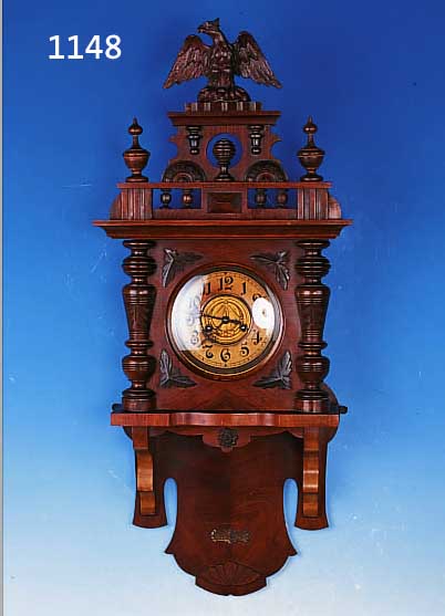 WANDUHR, GUSTAV BECKER UM 1910, SOG. FREI- SCHWINGER, VERZIERTES HOLZGEHäUSE, ORIG. AUF- SATZ, 3-SEITIG VERGLAST, PAPIERZIFFERNRING, SKEL. ...