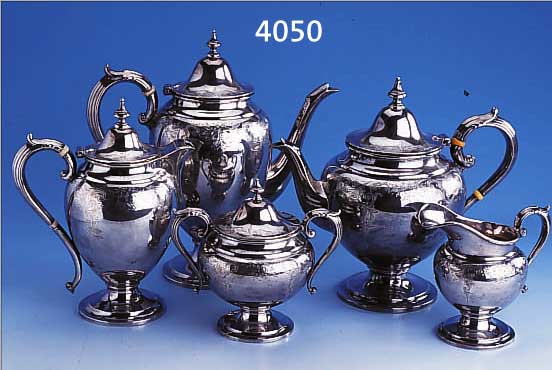 5-TEILIGES KAFFESERVICE, USA UM 1947, STERLINGSILBER, IM STIL VON 1870/80, JAHRESBUCHSTABEM = 1947, HERSTELLER HENRY BIRKS & SONS, BEST. AUS ...