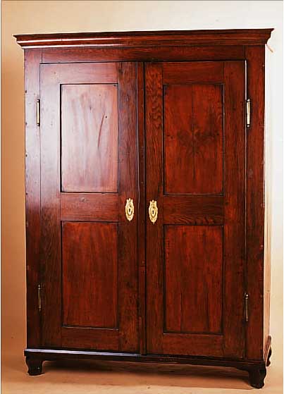 SCHRANK, UM 1850, EICHE MASSIV, ZWEITüRIG, KASSETT. TüRFüLLUNGEN, LEISTENTEILE UND FüSSE ERGäNZT, M. CA 176 X 131 X 52 CM, OHNE ...