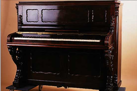 KLAVIER, UM 1835-40, HEINR. KNAUFS KOBLENZ, NUßBAUMGEHäUSE MIT SCHNITZEREIEN AUS DEM VOLLHOLZ, 7 1/2 OKTAVEN, HOLZRAHMEN, ...