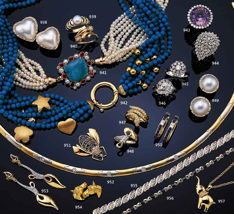 ARMBAND MIT DIAMANTEN, GG 10 KT, 56 BRILLANTEN UND DIAMANTEN ZUS. CA. 1.00 CT WEIß-L. GET. WEIß/VS-SI, L CA. 18.3 CM, ...