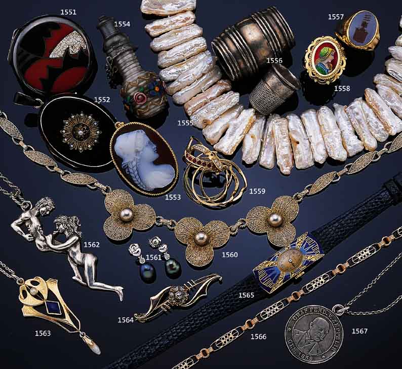 HERRENRING MIT LAGENACHT, GG 22 KT, ADELSWAPPEN IM INTAGLIOSCHNITT, TOTAL CA. 11 G, 50ER JAHRE, GR. 62
