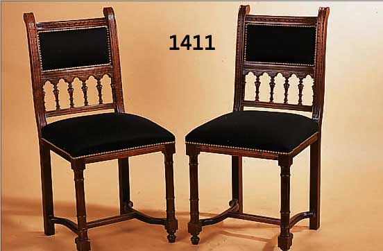 4 STüHLE, HENRY II- STIL, BUCHE, DUNKEL GE- BEIZT, DRECHSEL- U. SCHNITZVERZIERUNGEN, RüCKEN U. SITZFLäCHE GEPOLSTERT U. SCHWARZ BE-ZOGEN, ...