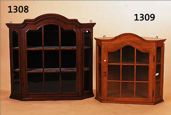 WANDVITRINE, DEUTSCH, UM 1900, IM STIL DES 18. JH., EICHE, DREISEITIG VERGLAST, ZWEI EINLEGEBöGEN, ALTERSBEDINGTE GEBRAUCHSSPUREN, CA. ...