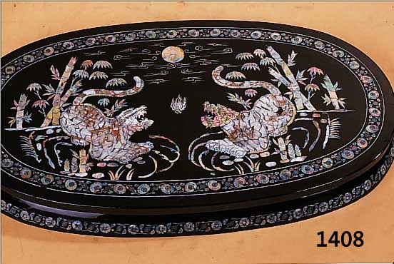 TEETISCH, CHINA, 60ER JAHRE, SCHWARZLACK, REICH INTARSIERT MIT PERLMUTT, OHNE FüßE, CA. 60 X 105 CM, LEICHTE GEBR.-SP.