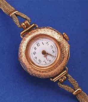 DÜRRSTEIN/MONOPOL DAMENTASCHENUHR ALS DAMEN- ARMBANDUHR, SCHWEIZ/DEUTSCHLAND UM 1905, ROSE-G. 585/000, RUNDUMGRAV., EMAILBL. FEIN HAARR., ...