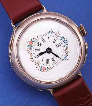 DAMENTASCHENUHR ALS DAMENARMBANDUHR, SCHWEIZ UM 1910, UMBAU CA. 1935, SILBER, EMAILBL. REP., ZYLINDERW. VERG., D. CA. 33 MM, ...