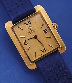 JULES JÜRGENSEN HERRENARMBANDUHR, REF.-NR. 438, SCHWEIZ UM 1968, GG 750/000, BODEN GEDR.,17 ST., WERK VERG., HANDAUFZUGKAL. FHF 35, INCABL. ...