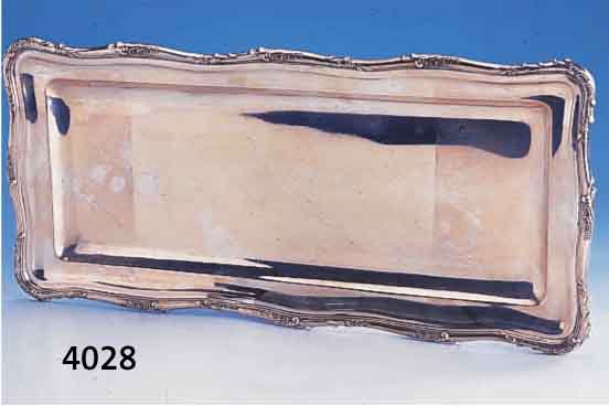 RECHTECKIGE ANBIETPLATTE, 800ER SILBER, TSCHECHOSLOWAKEI UM 1925, BAROCKSTIL, CA. 875 G, RAND LEICHT GEWELLT MIT ABSTR. AKANTHUSVER-ZIERUNG, 40 ...