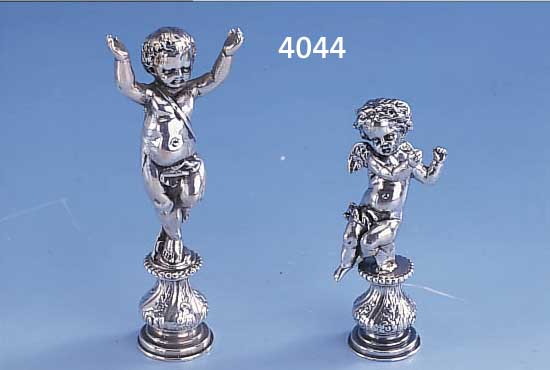 2 PETSCHAFTE/TISCHDEKORATIONEN: PUTTO + AMOR, 925ER SILBER MASSIV, VERSCH. DARST., GLEICHER SOCKEL, DEUTSCH, IM RENAISSANCESTIL, MEISTERMARKE ...