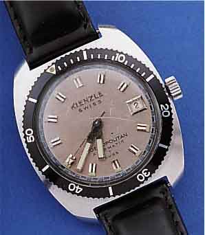 KONVOLUT: 2 KIENZLE HERRENARMBANDUHREN, BEIDE DEUTSCHLAND UM 1965, 1X SWISS AUTOMATIK,EDELST., NEUTR. EDELST.-BAND, BODEN GESCHR., 21 ST., ETA ...