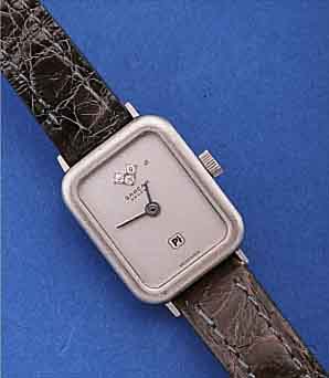 SARCAR DAMENARMBANDUHR, SCHWEIZ UM 1996, PLATIN 950/000, SAT., MINERALFLACHGL., BEI 12 DREI IN WG GEF. DIAMANTEN, LEDERB., ORIG.- LOGO, ...