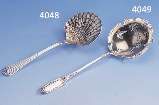 PRUNKLöFFEL, FRANKREICH UM 1900, JUGENDSTIL, 950ER SILBER, TEILVERGOLDET, LAFFE MIT FEINE GRAVIERTEN NELKEN, GRIFF FLORAL VER- ZIERT, ...