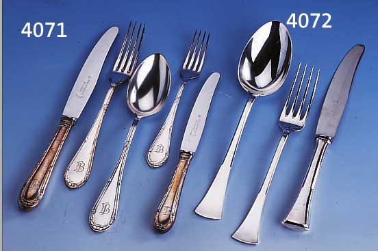 105-TEILIGES BESTECK, VERSILBERT, PASSEND ZU KAT.-NR. 02-4068, BERIEBEN, BES.-MONOGR. EB, BEST. AUS: 13 MENUEMESSER, 12 ...