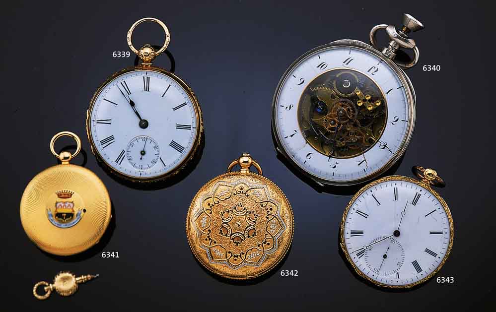 HERRENTASCHENUHR, FRANKREICH UM 1835, WOHL FüR DEN RUSS. MARKT, GEH. U. WERK-NR. 57647, GG 750/000, BODEN GUILL., IM ZENTRUM EMAILL. WAPPEN, ...