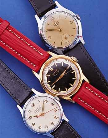 KONVOLUT: 4 JUNGHANS HERRENARMBANDUHREN AUS SAMMLERAUFLöSUNG, DEUTSCHLAND 1948-1958, ALLE GEHFäHIG/INTAKT, LEDERB. NEU, 1X METALL VERN., ...
