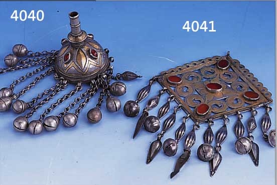 TURKMENENBRUSTSCHMUCK, UM 1900, SILBER, TEILVERGOLDET, KARNEOLBESATZ, REICHE ABHäNGUNGEN, CA. 21 X 12 CM