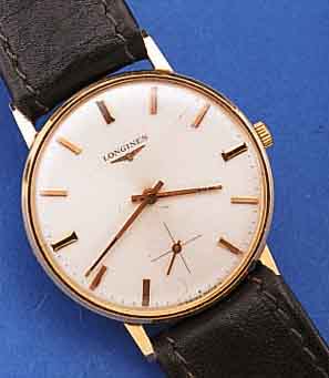 LONGINES HERRENARMBANDUHR, SCHWEIZ UM 1976, ROSE-G. 750/000, BODEN GEDR., VERS. BLATT M. AUFGEL. ROSE-G.-STD.-ZEICHEN U. ZEIGERN, LE- DERB. NEU, ...