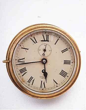 SMITH SCHIFFSWANDUHR EMPIRE, ENGLAND UM 1954, MESSING, 8-TAGEWERK, VOLLPLAT. M. AUFGE-S. ECHAPPEMENT, D. CA. 18,5 CM, GEHFäHIG, EZ 2-3