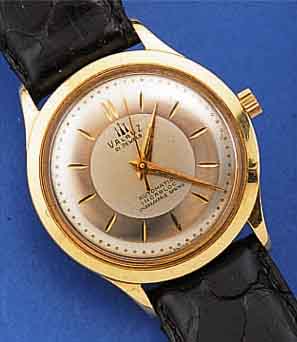 VALRUZ HERRENARMBANDUHR, SCHWEIZ UM 1954, GG 750/000, BODEN GESCHR., 2-FARB. VERS. BLATT, 21 ST., ZENTRALROTOR, WERK VERG., BASISKAL. ...