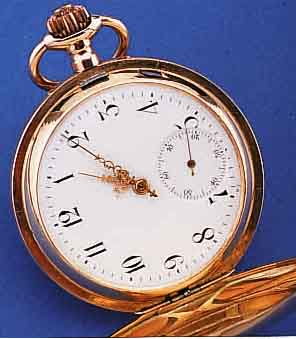HERRENTASCHENUHR SAVONETTE, SCHWEIZ/DEUTSCH-LAND UM 1902, RG 585/000, BEIDE SCHALEN SYM. GUILL., BER., VERSCHL. SCHMUCKMONOGR. DM, EMAILBL., ...