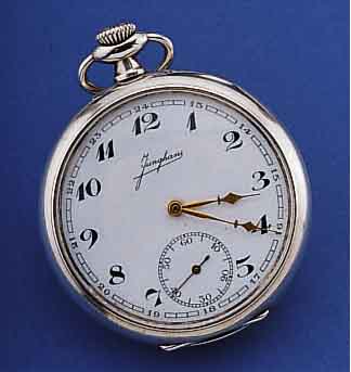 JUNGHANS HERRENTASCHENUHR, DEUTSCHLAND UM 1938, 900ER SILBER, RüCKS. RELIEFIERTE DARST. EINES WAPPENS M. EICHENLAUBDEKOR, CUV. M. ...
