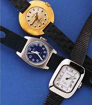KONVOLUT: 25 DAMENARMBANDUHREN, ALLE VERSCH.DESIGNS, UNGETR. LAGERW., GEFERT. CA. 1968- 75, DARUNTER 18X ZENTRA (14X HANDAUFZ., 4X AU-TOMATIK), 5X ...