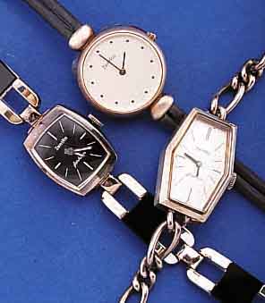 KONVOLUT: 4 DAMENARMBANDUHREN, F.D. DTSCH. MARKT UM 1978-1982, UNGETR. LAGERW., M. VER- KAUFSETIKETTEN, 3X ZENTRA (2X HANDAUFZ.,1X QUARTZ), 1X ...