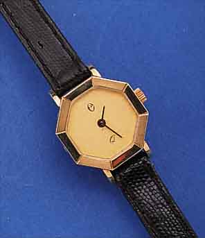 DAMENGOLDUHR, DEUTSCHLAND UM 1988, GG 585/000, HIGH-TECH-QUARTZW., MINERALFLACHGL., LEDERB., EHEM. UNVERB. PREISEMPF. LT. EINL. DM 950,-, ...