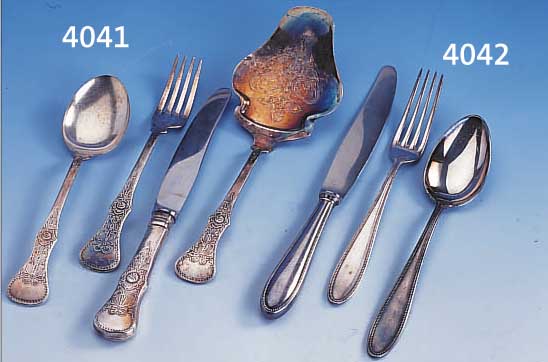 65TEILIGES BESTECK, DEUTSCH CA. 30ER JAHRE, 90ER SILBERAUFLAGE, BEST. AUS 11 MESSERN, 11 GABELN, 6 LöFFEL, 11 FRüHSTüCKSMESSER, 12 ...