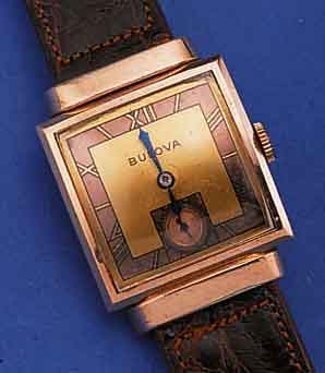 KONVOLUT: 2 HERRENARMBANDUHREN, 1X BULOVA USA UM 1940, CARREE-METALLGEH. M. RG-AUFL., VERD. BANDANST., BODEN GEDR., RUNDANKERW., 17 ST., ...