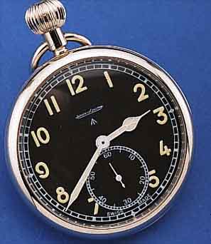 JAEGER LE COULTRE MILITäR-B-TASCHENUHR, SCHWEIZ/ENGLAND UM 1950, METALLGEH. NACHVER- CHR., BLATT REST., FüR DIE BRIT. ARMEE, SO REG.-GRAV. ...